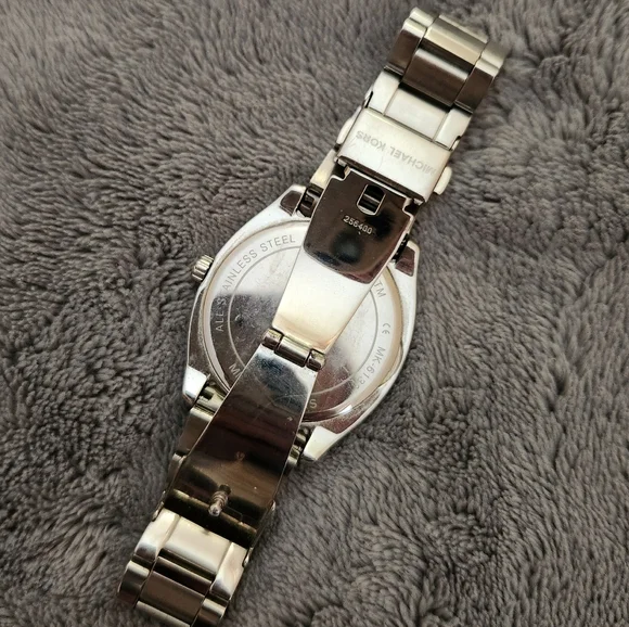 Michael Kors Silver and Crystal Women display picture 1